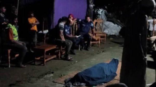মৌলভীবাজার জেলা কামালগঞ্জ থানা মাগরিবের নামাজের অজু করতে গিয়ে বৃদ্বার মৃ-ত্যু কমলগঞ্জ উপজেলার রহিমপুর ইউনিয়নের প্রতাপী গ্রামের মোসাম্মৎ সৈদল বেগম (৮৫) এর নিজ বাড়ি পুকুরে মৃ-তদেহ পাওয়া গেছে।। খবর পেয়ে ঘটনাস্থলে আসেন কমলগঞ্জ থানা পুলিশ। ঘটনার সত্যতা নিশ্চিত করে কমলগঞ্জ থানার এসআই রাজিব রায় জানান- বৃদ্ধা মাগরিবের নামাযের অজু করতে পুকুরে গিয়েছিলেন।