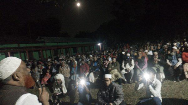আসন্ন জাতীয় সংসদ নির্বাচনে বাংলাদেশ জামাতে ইসলামী এর গাজীপুর ৩ আসনের সংসদ সদস্য পদপ্রার্থী জামায়াত মনোনীত, বাংলাদেশ জামায়াতে ইসলামী এর কেন্দ্রীয়মজলিসে শুরা সদস্য, বিশিষ্ট শিক্ষাবিদ ডঃ মোঃ জাহাঙ্গীর আলম এর নির্বাচনী প্রচারণার অংশ হিসেবে গতকাল ৫ডিসেম্মর শুক্রবার সন্ধায় গাজীপুর সদর উপজেলা পিরুজালী ইউনিয়নের সরকঘাটে জমিরিয়া দাখিল মাদ্রাসার মাঠে এক অনুষ্ঠানের আয়োজন করা হয়। পিরুজালী ইউনিয়নের আমির মোঃ কামরুজ্জামান মন্ডল এর সভাপতিত্বে উক্ত অনুষ্ঠানে প্রধান অতিথি হিসেবে বক্তব্য রাখেন গাজীপুর জেলার ৩ আসনের মনোনীত সংসদ সদস্য প্রার্থী, বাংলাদেশ জামায়াতে ইসলামের কেন্দ্রীয় মজলিসের শুরা সদস্য বিশিষ্ট শিক্ষাবিদ ডক্টর জাহাঙ্গীর আলম। বিশেষ অতিথি হিসেবে বক্তব্য রাখেন গাজীপুর জেলা জামায়াতের তারবিয়াত সেক্রেটারি ও বিশিষ্ট ব্যাংকার মোহাম্মদ মাহমুদুল্লাহ । পিরুজালী ইউনিয়নের ৬ নং ওয়ার্ডের সভাপতি ,প্রফেসর খোরশেদ আলম এর সঞ্চালনায় উক্ত অনুষ্ঠানে আরো বক্তব্য রাখেন , প্রবীণ শিক্ষক মাওলানা আব্দুত্তাওয়াব । ৩ নং ওয়ার্ড সভাপতি, ইসহাক মুসল্লী* ১ নম্বর ওয়ার্ড সভাপতি, নাহিদ আলম, সরকঘাট বাজার ইউনিট সভাপতি, মোঃ রাকিব হোসেন* ওলামা বিভাগ সভাপতি, মাওলানা মোহিতুজ্জামান, ওলামা বিভাগ সহ-সভাপত, আবুল কালাম আজাদ, ভাওয়ালগড় ইউনিয়ন যুববিভাগের সভাপতি মোজাম্মেল হক খান , ৬নং ওয়ার্ড সেক্রেটারি মোঃ আবুল হোসেন ঢালী , ওলামা বিভাগের সেক্রেটারি, হাফেজ মোশাররফ হোসেন প্রমুখ। উক্ত অনুষ্ঠানে আরো উপস্থিত ছিলেন ইউনিয়নের বিশিষ্ট খাবি সালেক শিক্ষক মাওলানাওয়াজউদ্দিন মাস্টার পিরুজালি ইব্রাহিম একাডেমির প্রধান শিক্ষক আবুল হাশেম পিরুজালী সড়কঘাট জমিরিয়া দাখিল মাদ্রাসার সুপার, মোঃ খালিদ সাইফুল্লাহ এবারত ।