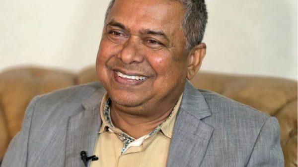 গাজীপুর-৩ আসনে ৪৭ বছর পর ধানের শীষের বিজয় গাজীপুর:প্রতিনিধি গাজীপুর-৩ ধানের শীষের ডা. বাচ্চুর বিজয়ের মাধ্যমে আসনটি ৪৭ বছর পর পুনরুদ্ধার হলো। ত্রয়োদশ জাতীয় সংসদ নির্বাচনে বিএনপির কেন্দ্রীয় সহ-স্বাস্থ্যবিষয়ক সম্পাদক অধ্যাপক ডা. এসএম রফিকুল ইসলাম বাচ্চু ধানের শীষ নিয়ে প্রতিদ্বন্দ্বিতা করে বিজয়ী হয়ে ৪৭বছরের রেকর্ড ভঙ্গ করে ইতিহাস গড়লেন। এর আগে ১৯৭৯ সালে এ আসনটি থেকে ধানের শীষ প্রতীক নিয়ে বিজয়ী হয়েছিলেন বিএনপির তৎকালীন কোষাধ্যক্ষ কালিয়াকৈরের চৌধুরী তানভীর আহমেদ সিদ্দিকী। এরপর থেকে এ আসনটিতে জাপা এবং আ.লীগের প্রার্থীরা বিজয়ী হয়ে আসছিল। বিজয়ী হওয়ার পর তাৎক্ষণিক প্রতিক্রিয়ায় ডা. বাচ্চু বলেন, শ্রীপুরবাসীর জন্য এ বিজয় এক অন্যরকম অনুভূতি, দীর্ঘদিন পর মানুষের ভোটাধিকার প্রয়োগের এ বিজয়ের সাফল্য ধরে রাখার জন্য তিনি সবাইকে ধন্যবাদ এবং সর্বস্তরের জনগণের সহযোগিতা কামনা করেন।